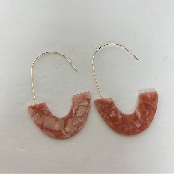 Blush Marbleized Lucite Thread Half Hoop 2 1/2 Inches Earrings - Picture 4 of 5